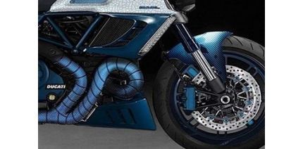 Кастомизированный дьявол в карбоне — Ducati Diavel сине-серебристого цвета!