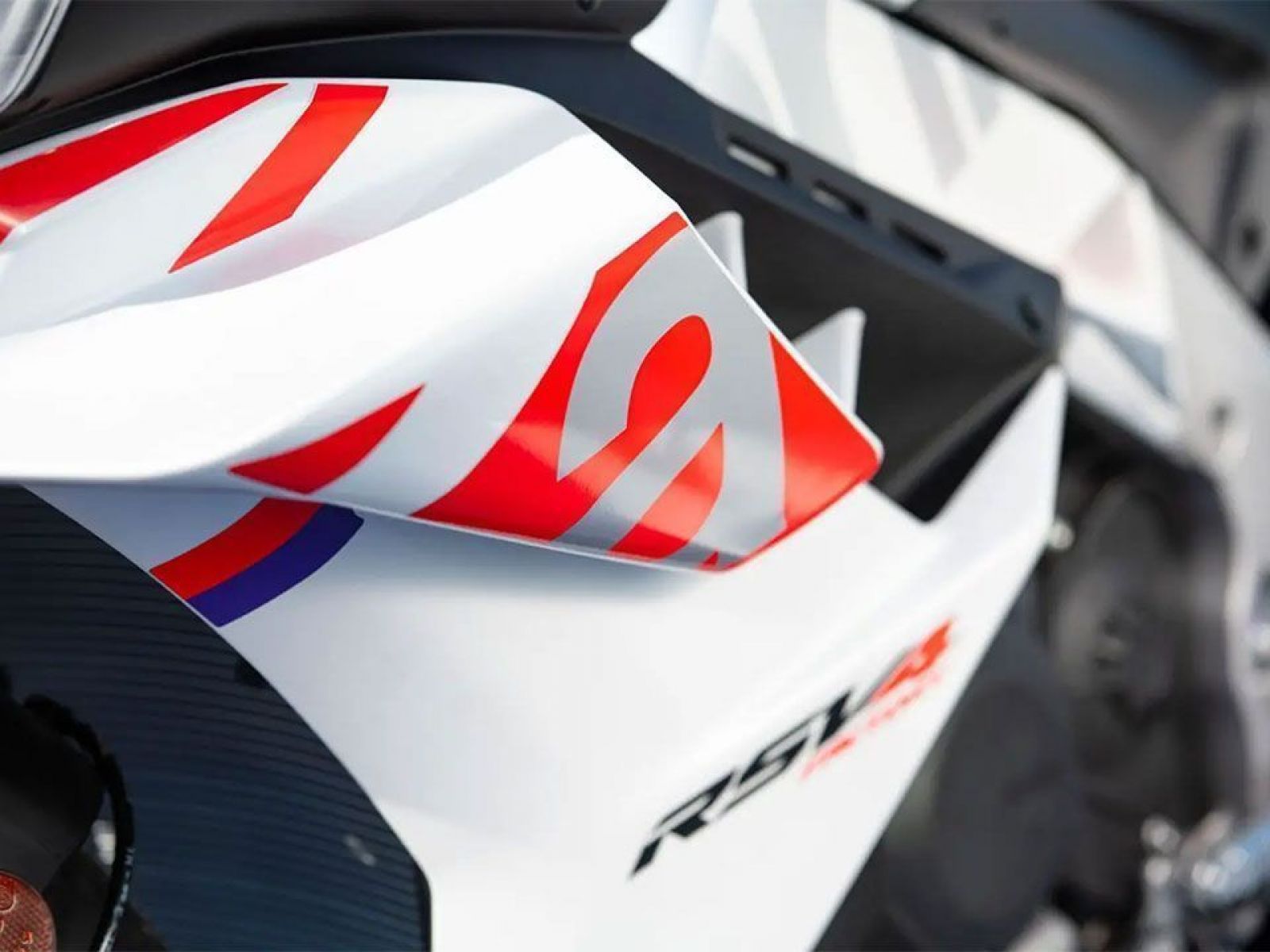 Мотоцикл APRILIA RSV 4 1000 Factory (White Speed) 2024