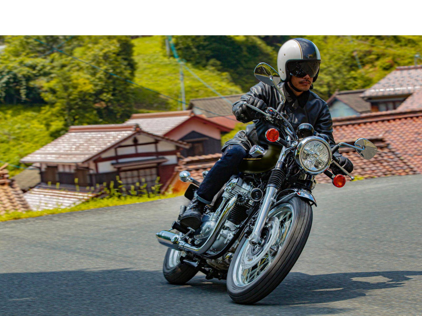 Мотоцикл KAWASAKI W800 (Metallic Brilliant Golden Black / Metallic Diablo Black) 2025