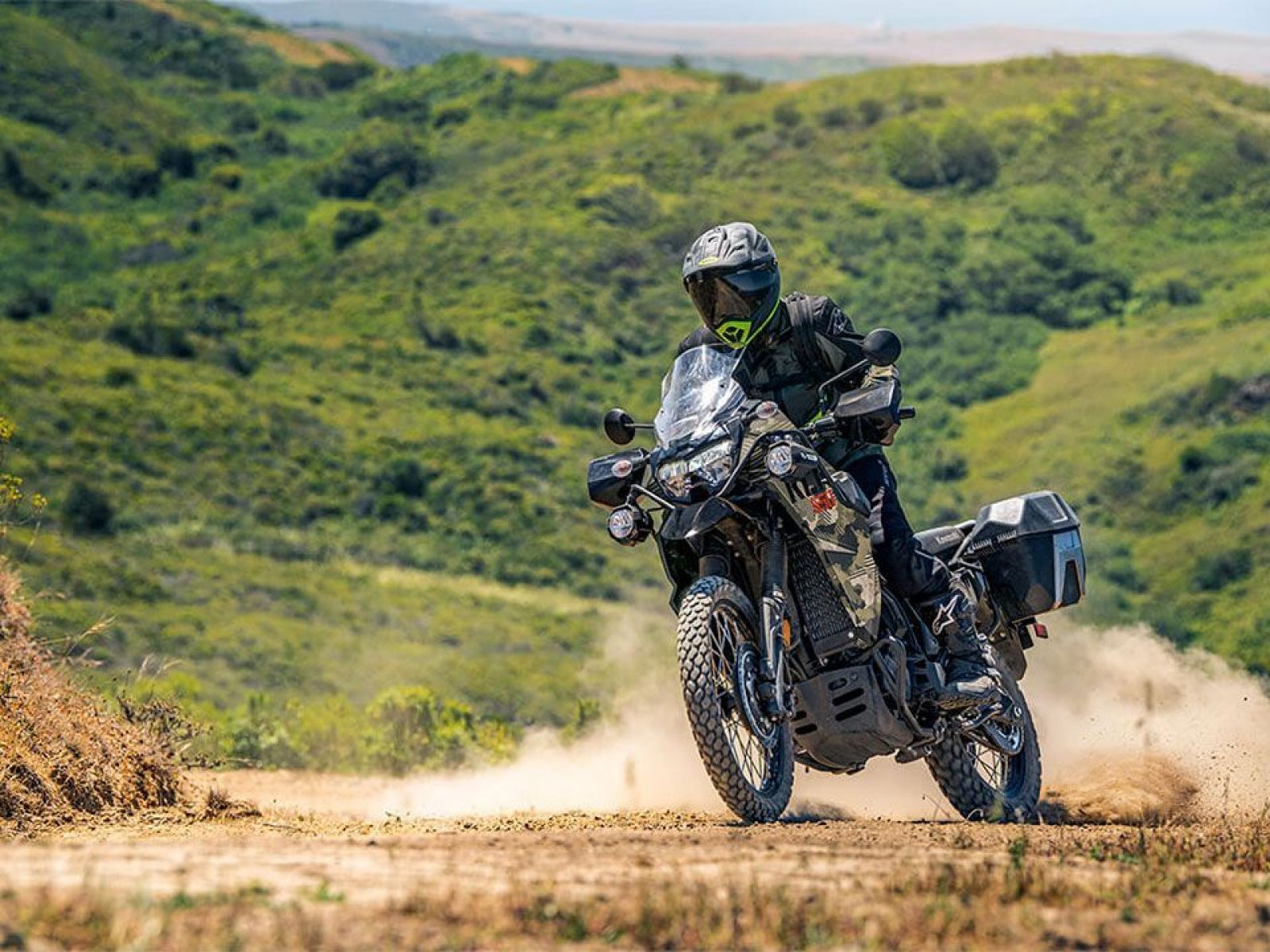 Мотоцикл KAWASAKI KLR®650 ADVENTURE ABS (Camo / Gray) 2025