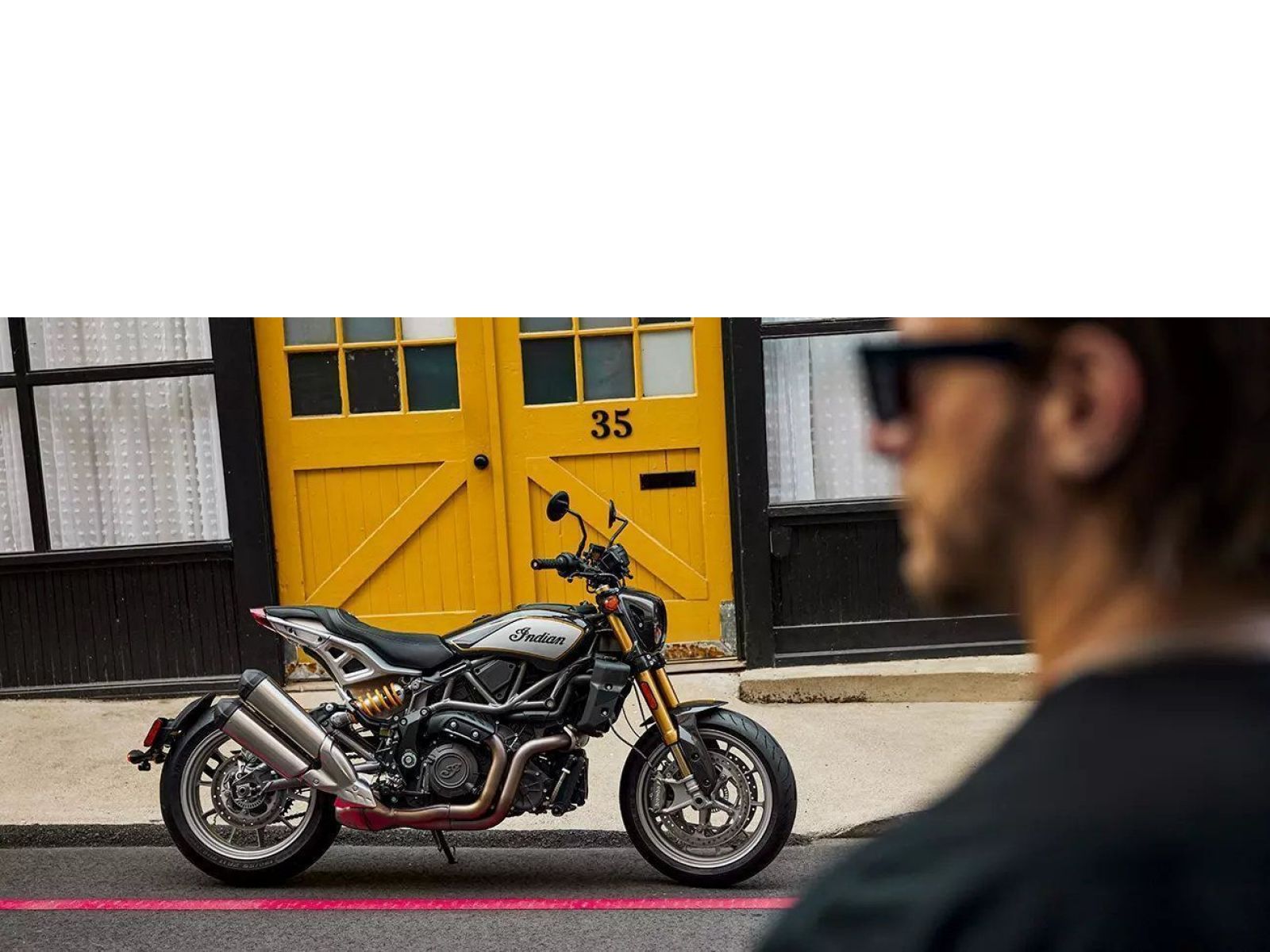 Купить Мотоцикл Indian FTR R Carbon Fiber по цене дилера в Москве