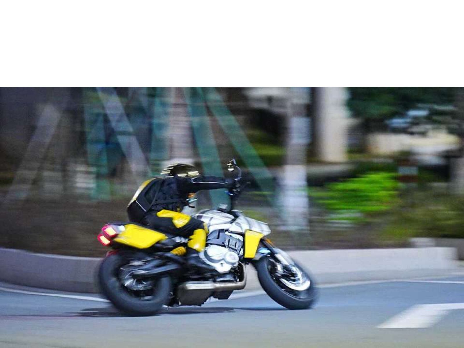 Круизер BENDA LFS 700 ABS (BD-LFS700) (BLACK) 2025