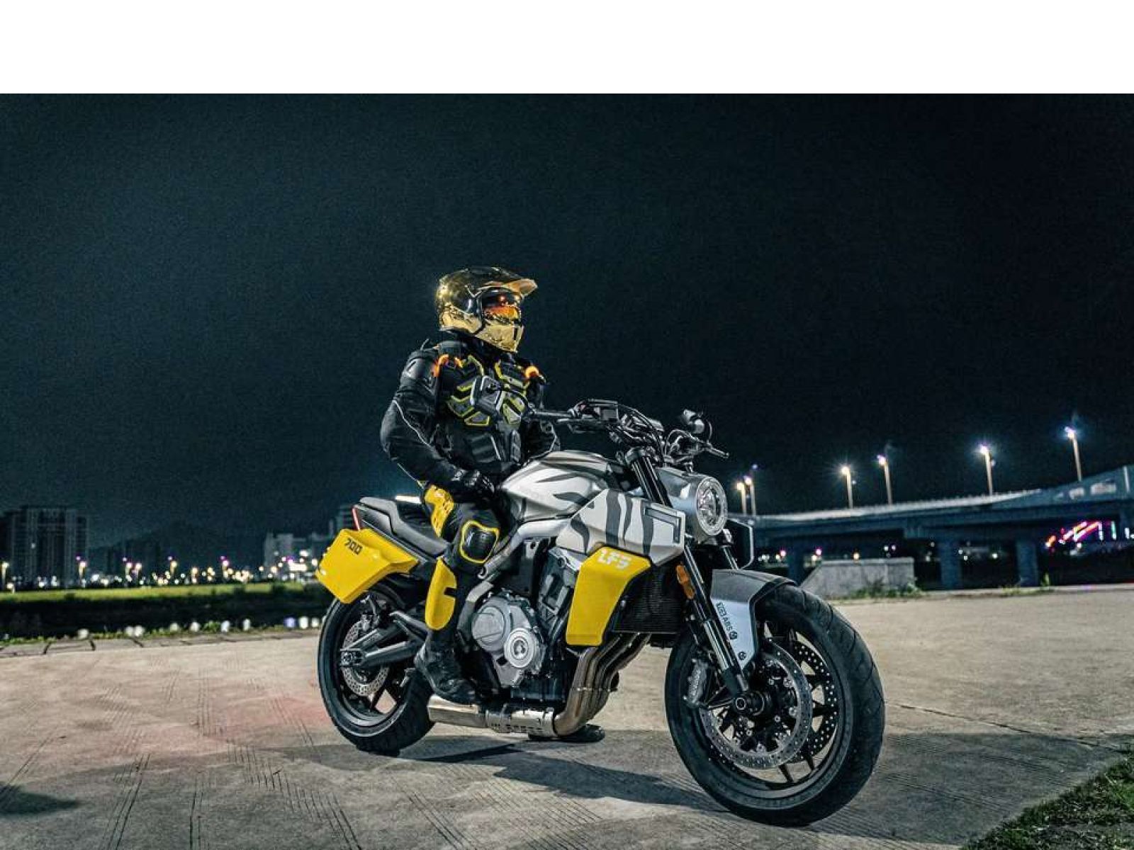 Круизер BENDA LFS 700 ABS (BD-LFS700) (BLACK) 2025