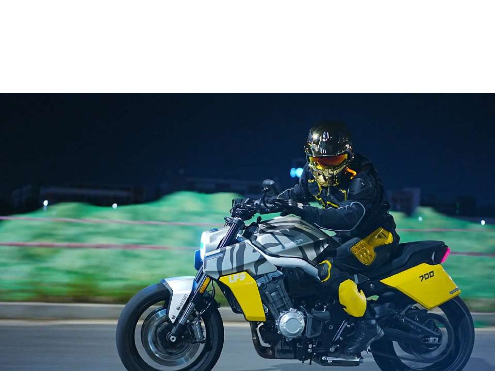 Круизер BENDA LFS 700 ABS (BD-LFS700) (BLACK) 2025