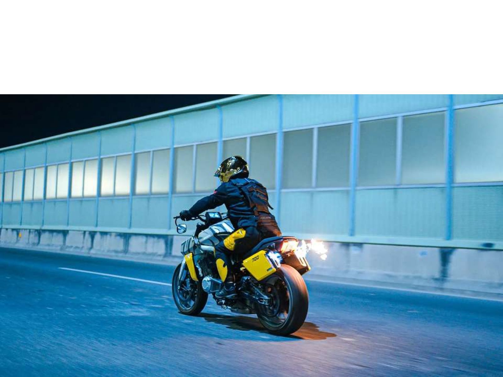 Круизер BENDA LFS 700 ABS (BD-LFS700) (BLACK) 2025