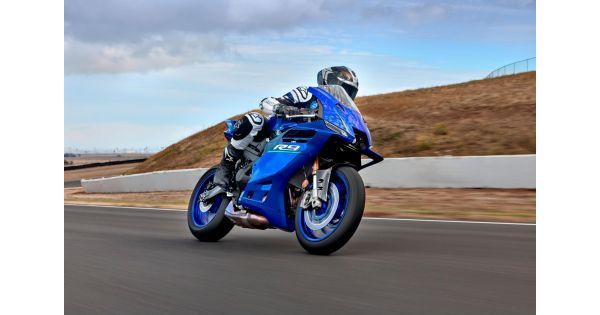 Купить Мотоцикл YAMAHA R9 (Icon Blue) 2026 по цене дилера в Москве