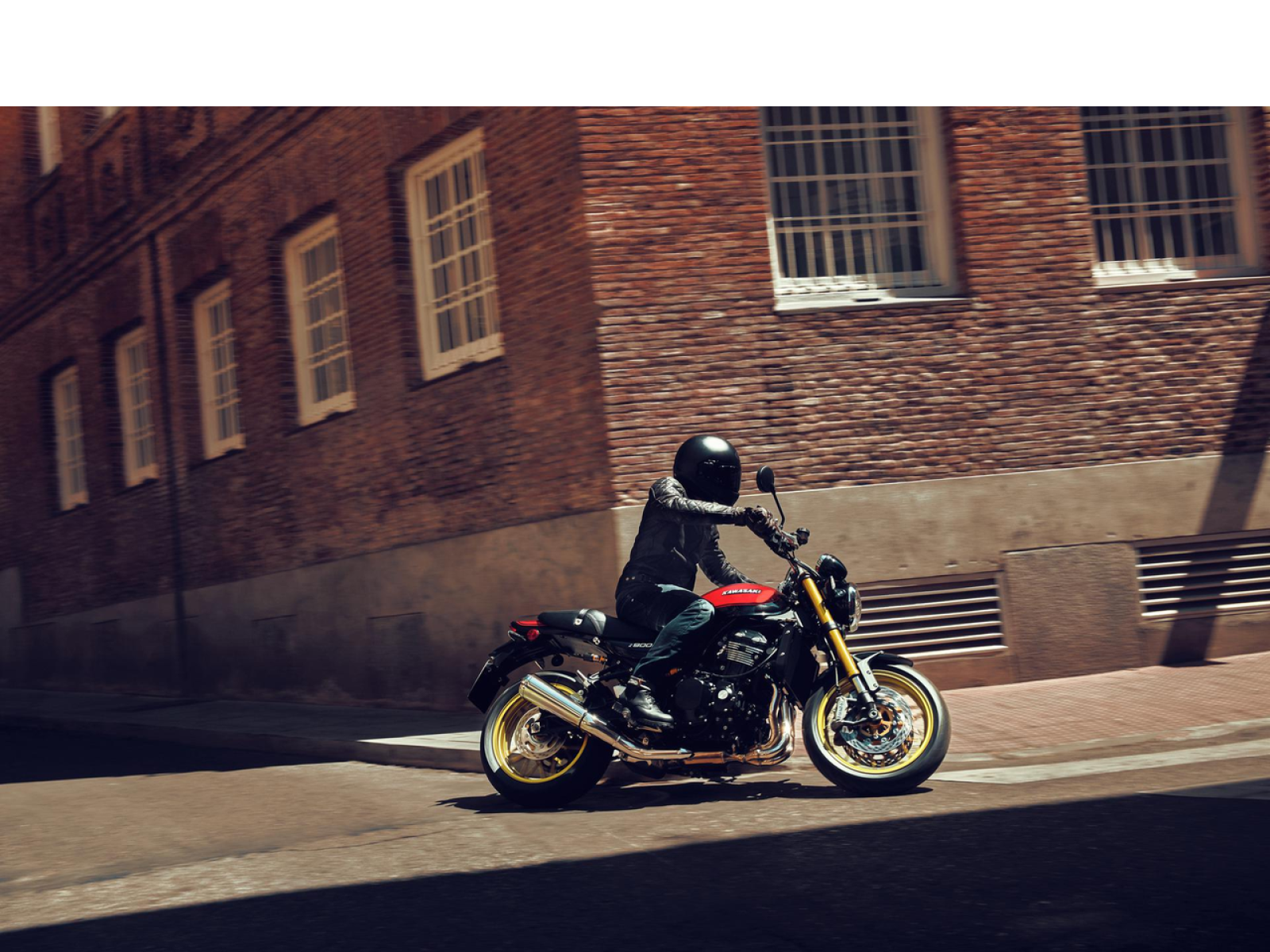 Мотоцикл KAWASAKI Z900 RS SE (Metallic Spark Black) 2026