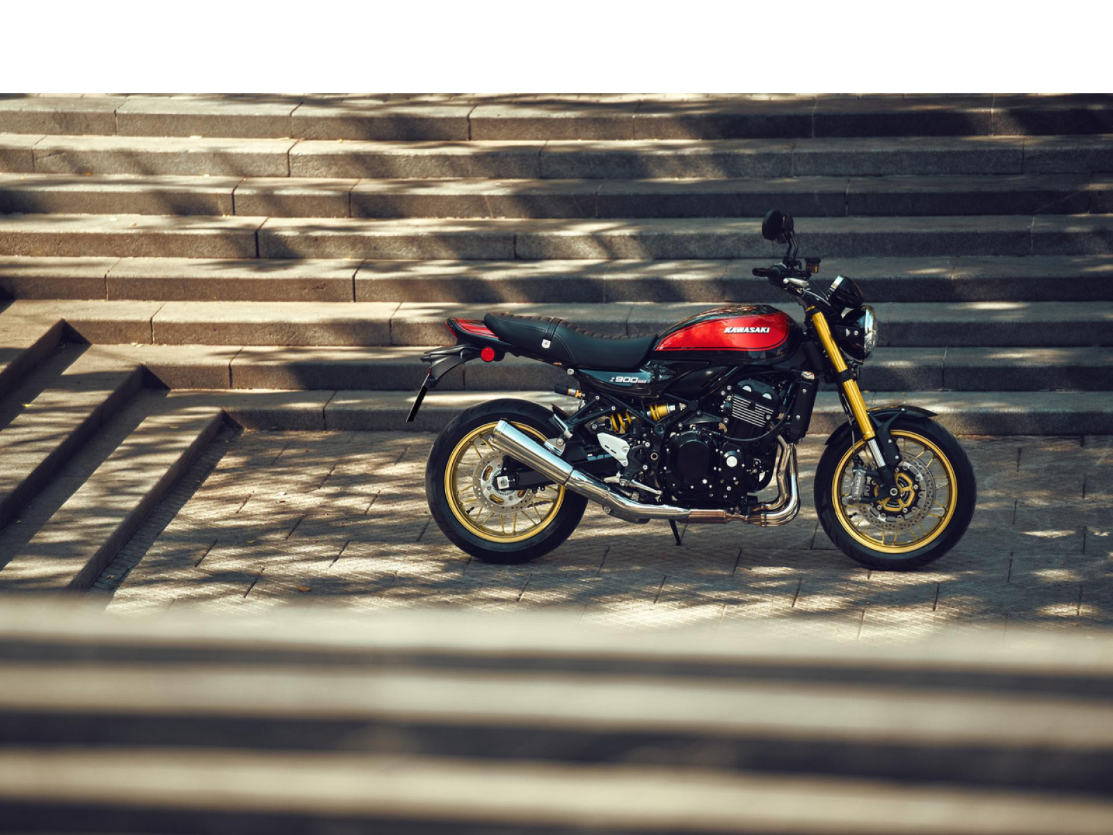 Мотоцикл KAWASAKI Z900 RS SE (Metallic Spark Black) 2026