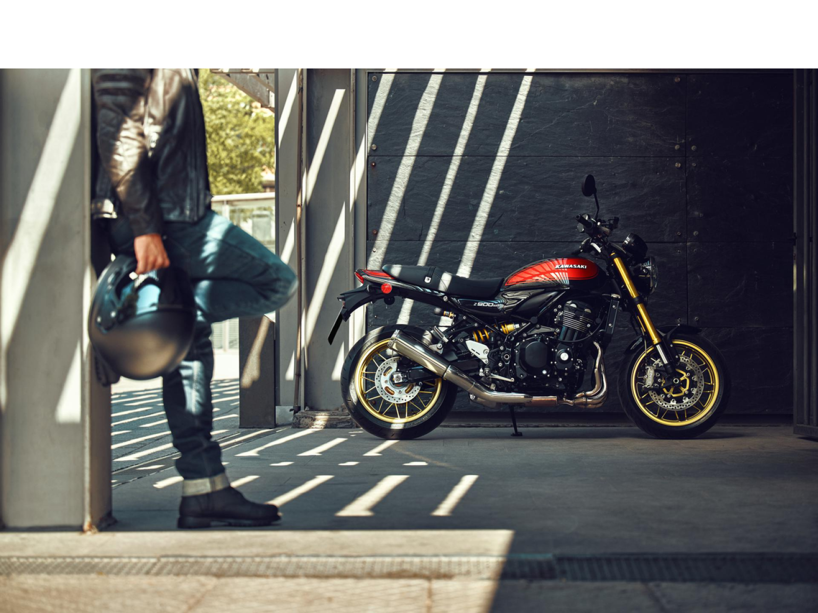 Мотоцикл KAWASAKI Z900 RS SE (Metallic Spark Black) 2026