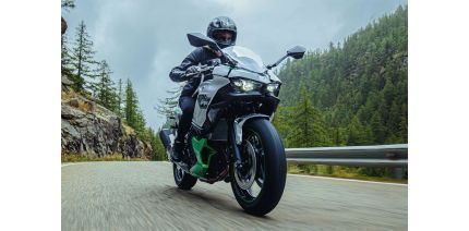 Линейка гибридных мотоциклов Kawasaki 2024