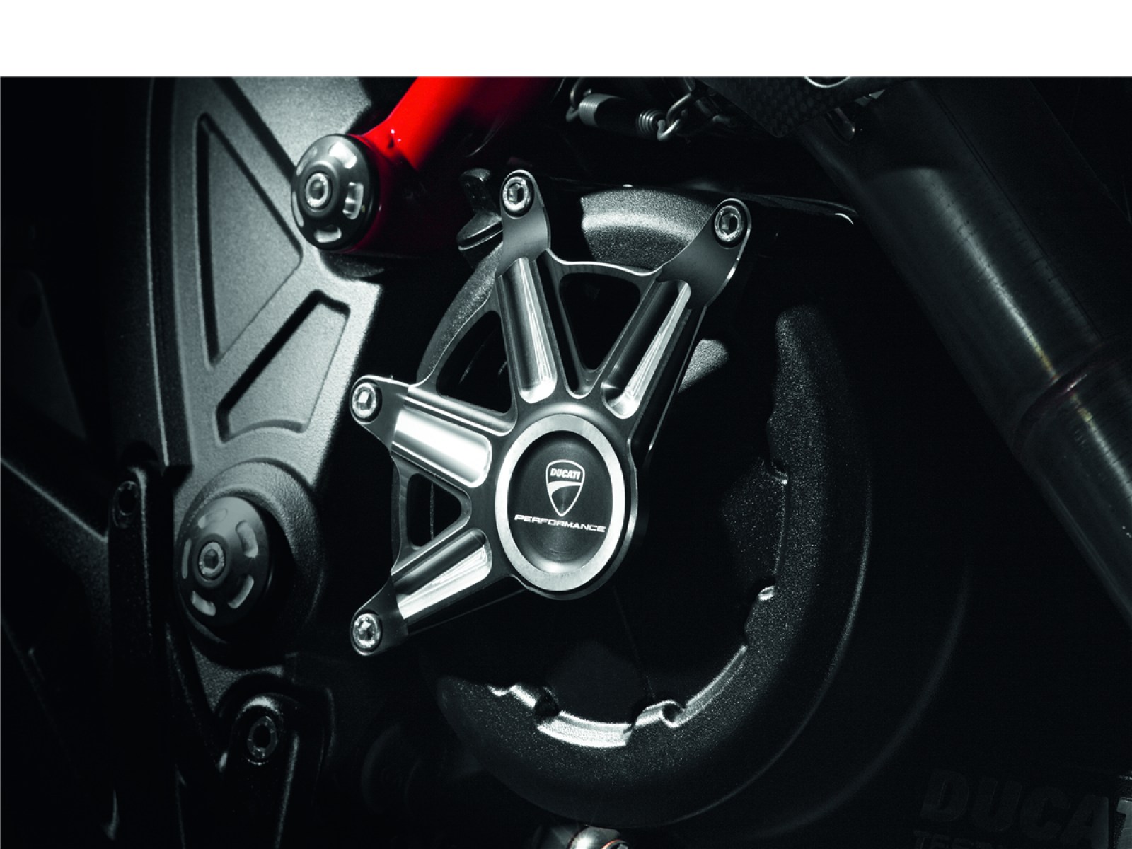 Защита крышки сцепления для Ducati Diavel 11-17