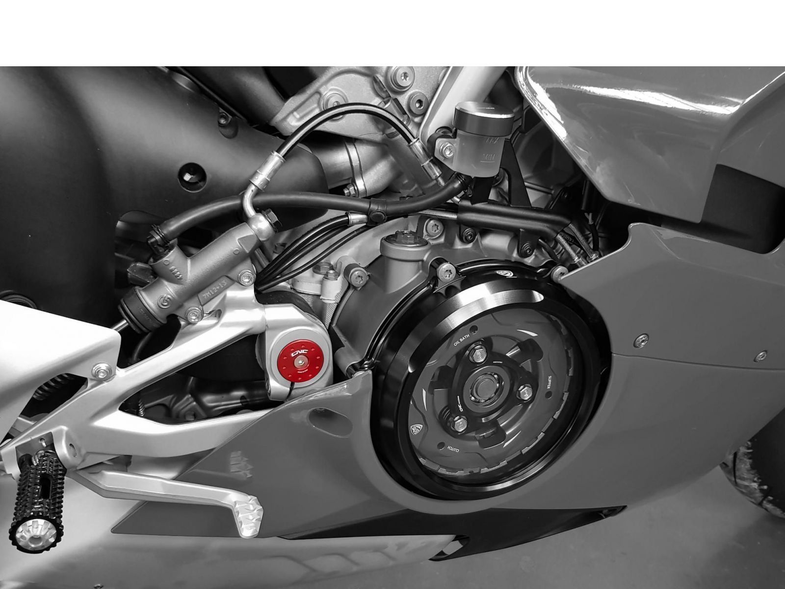 Заглушки оси маятника CNC Racing TT322B для Panigale