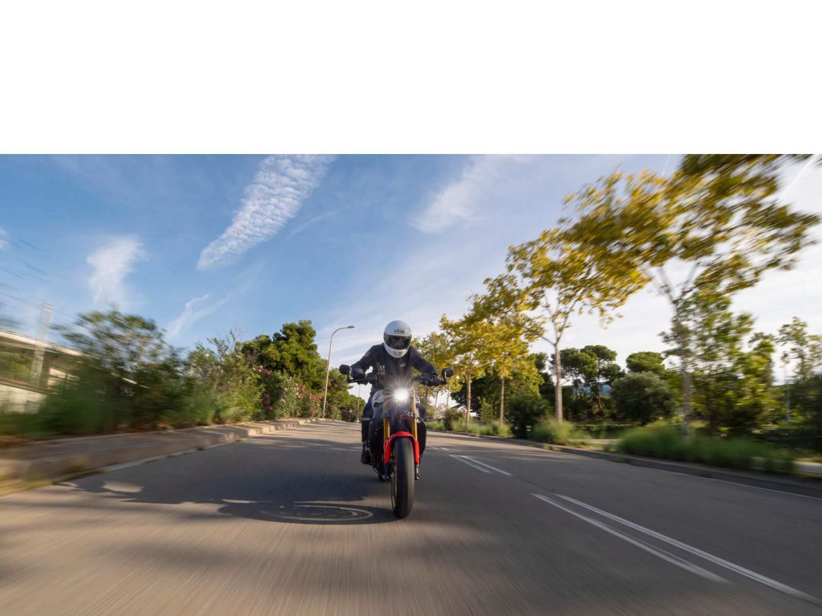 Мотоцикл YAMAHA XSR900 (Legend Red) 2026