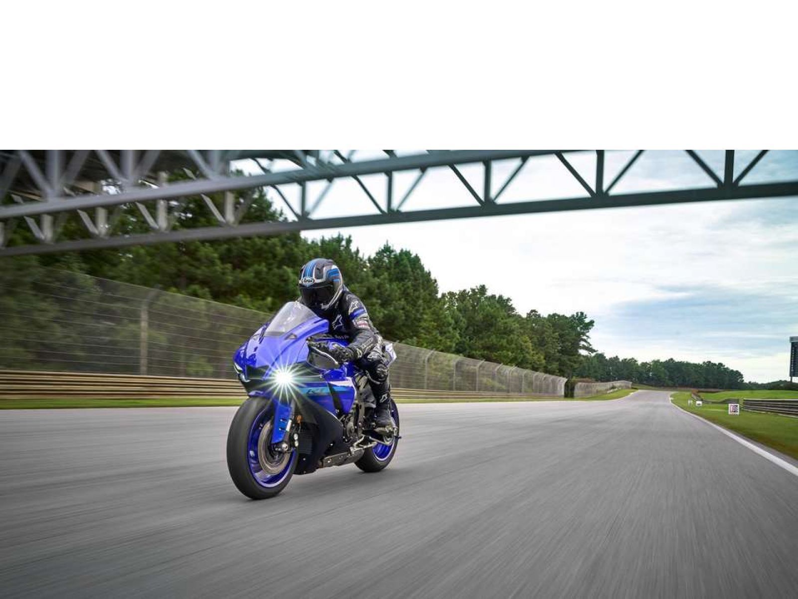 Мотоцикл YAMAHA R1 (Midnight Black) 2024