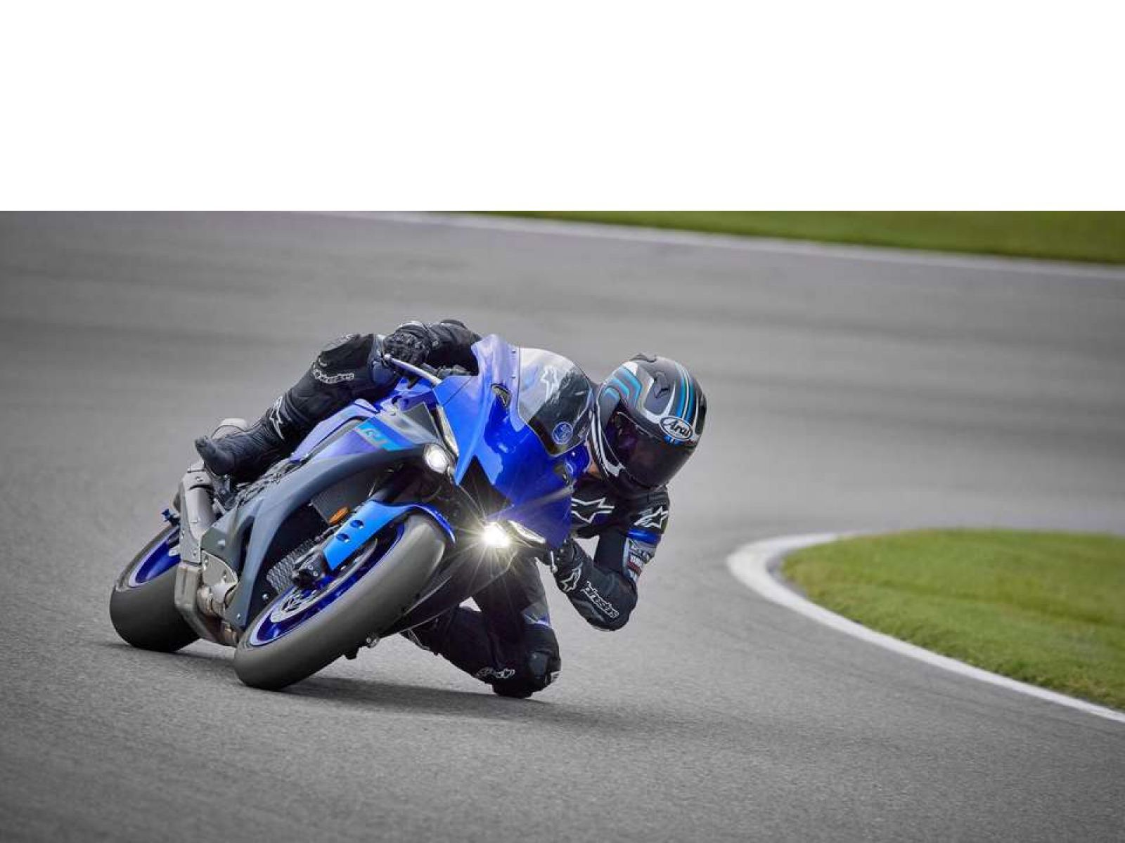 Мотоцикл YAMAHA R1 (Midnight Black) 2024