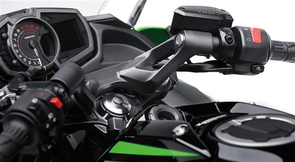 Приборная панель мотоцикла Kawasaki Ninja 650 2022 года